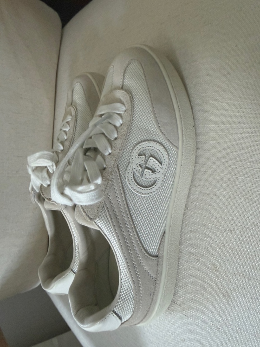 Gucci G75 Women’s Cream & Off-White Low-Top Leather Mesh Sneaker - Picture 4 of 15